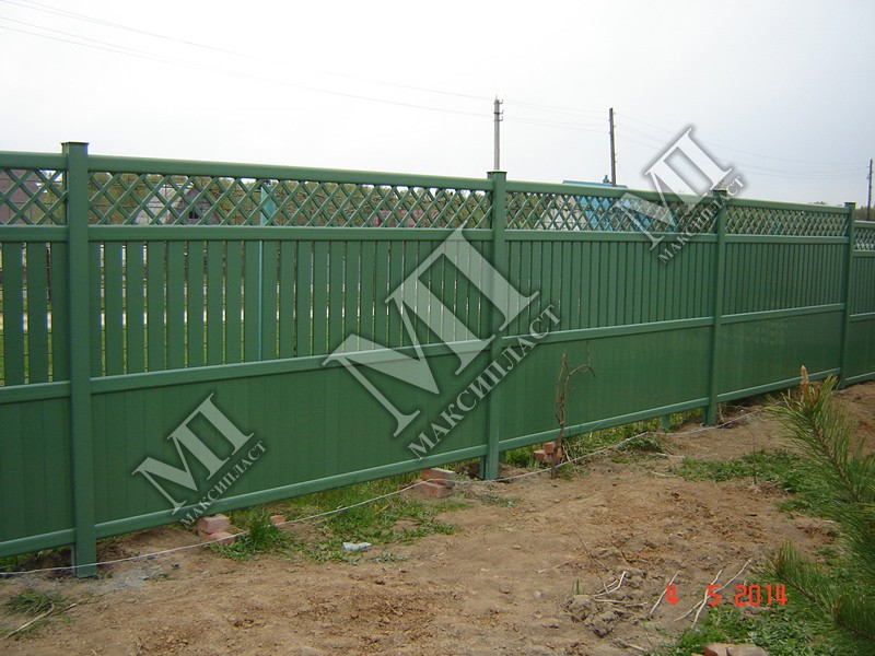 Зеленый забор для загородного дома